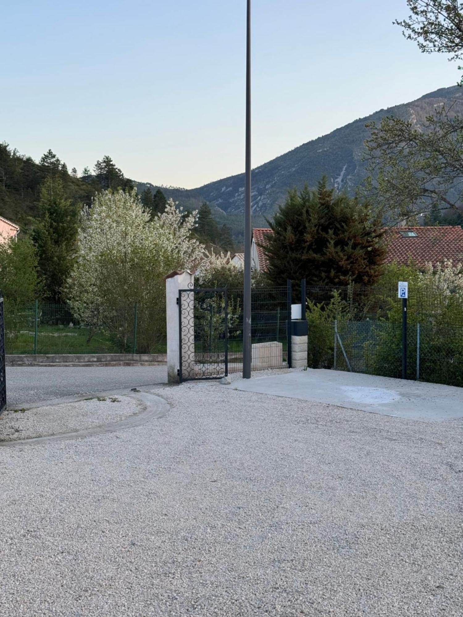 Bnb Castellane Chambre D'Hotes B&B Zewnętrze zdjęcie