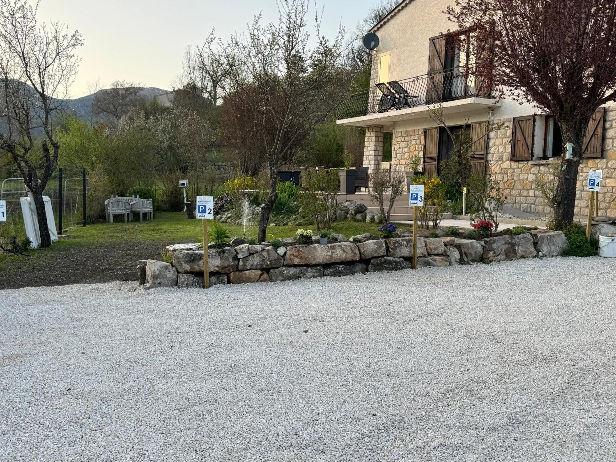 Bnb Castellane Chambre D'Hotes B&B Zewnętrze zdjęcie